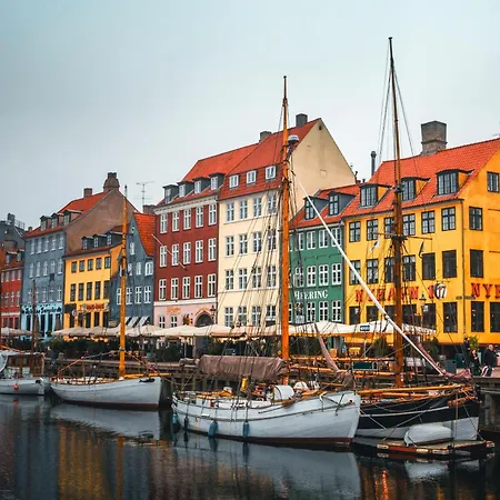 شقة Stunning 2 Bedroom On Nyhavn With Private Balcony *
